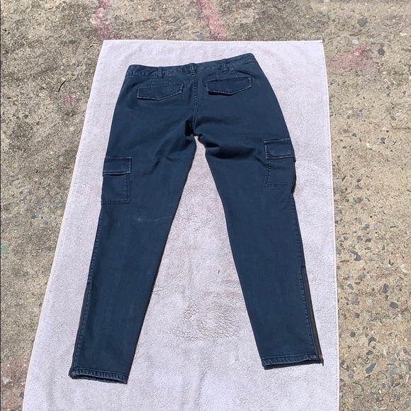 Dark wash jeans - Picture 2 of 5